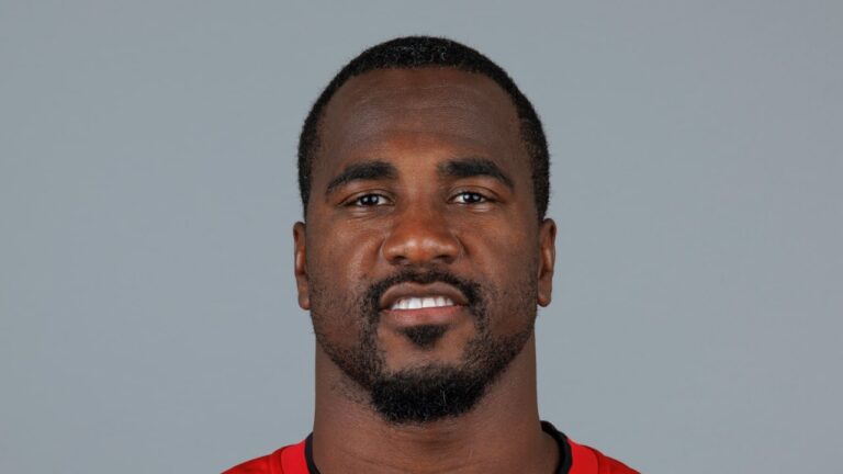 Exploring Lavonte David: A Pillar of the Buccaneers Defense