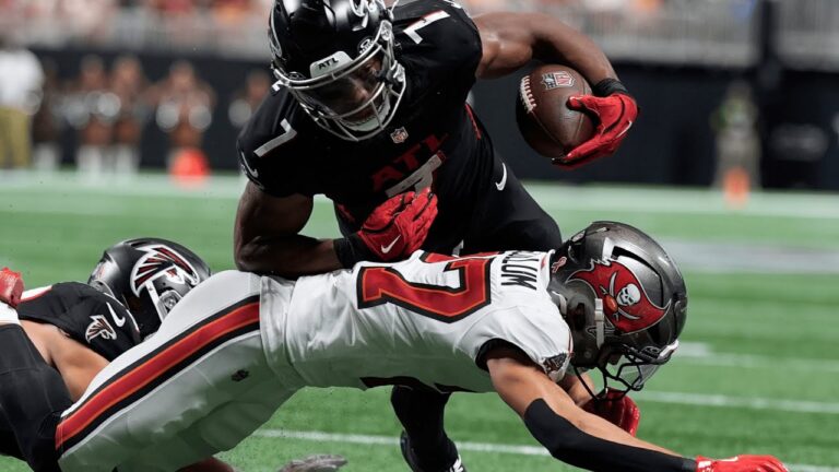 Bijan Robinson: Making His Mark as a Rookie Star in the NFL