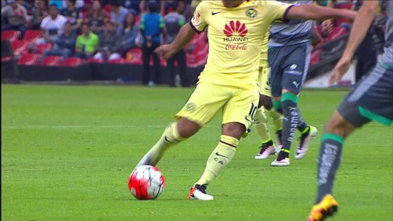 Club América vs Santos Laguna: A Thrilling Clash on the Field