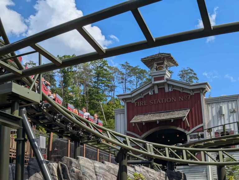 Exploring the Magic of Dollywood: A Premier Theme Park