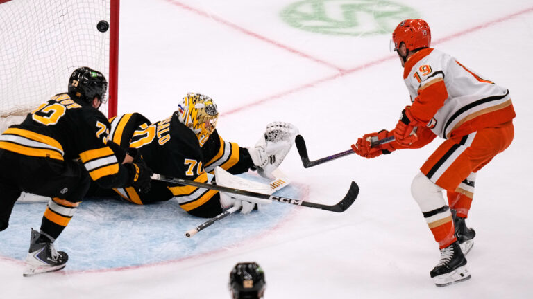 Ducks vs Bruins: A Clash of NHL Rivals