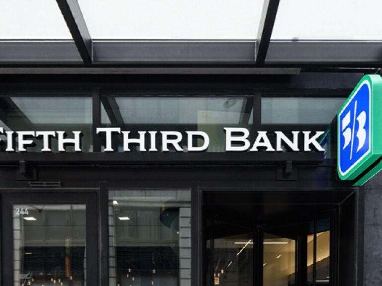 Comparing Fifth Third Bank and Comerica Bank: A Financial Overview
