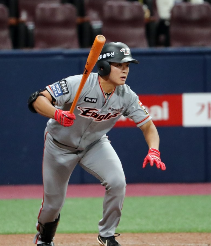 An In-depth Comparison of Hanwha and LG Industries