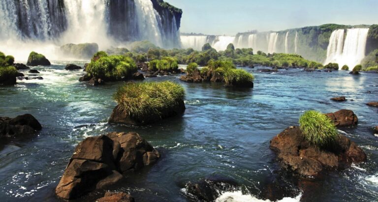 Exploring the Majestic Iguazu Falls: A Natural Wonder