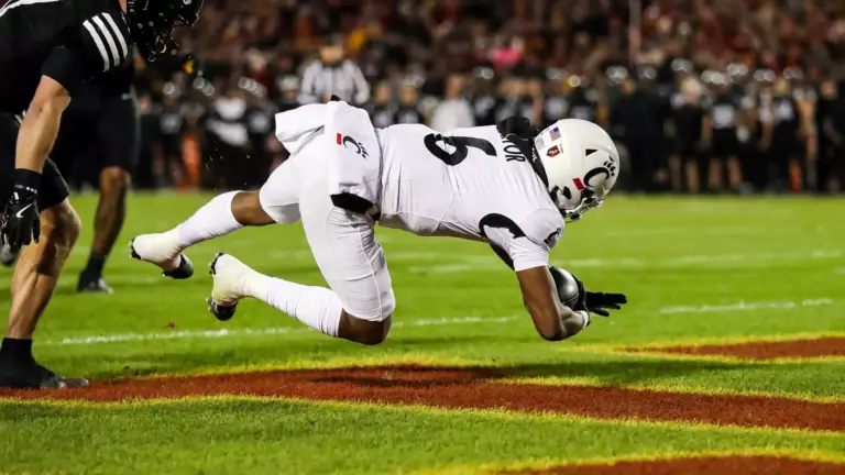 Iowa State vs Cincinnati: A College Football Showdown