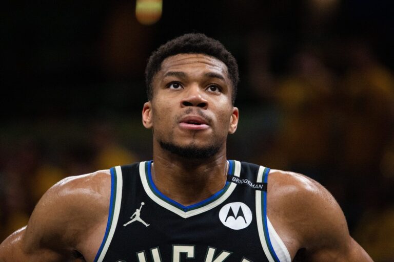 Is Giannis Antetokounmpo Playing Tonight? Latest on His Status