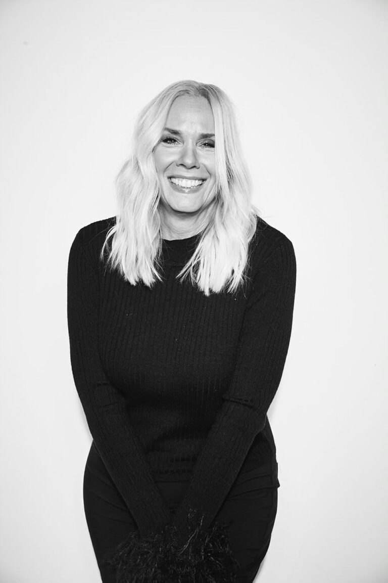 Leanne Morgan: The Stand-Up Comedian Taking the Stage by Storm