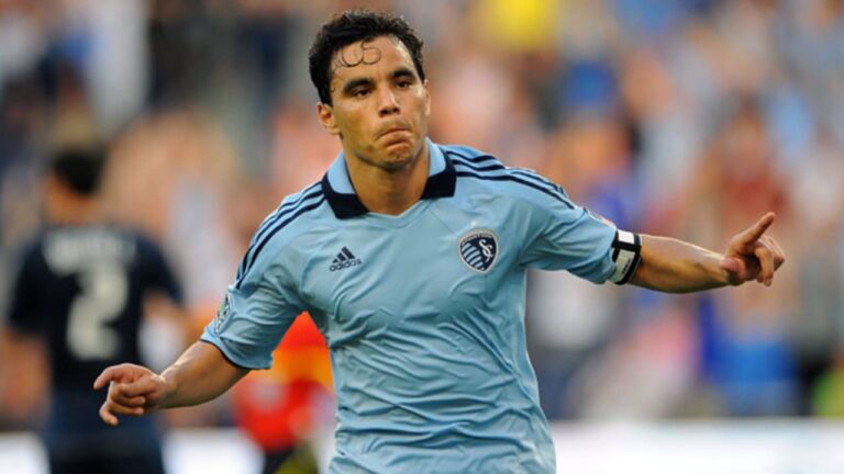 The Career and Impact of Omar Bravo in Mexican Football