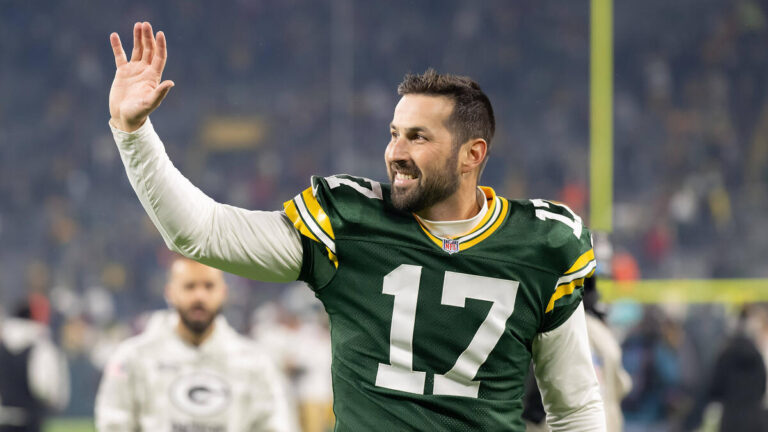 Packers Kicker: Analyzing Performance and Recent Developments