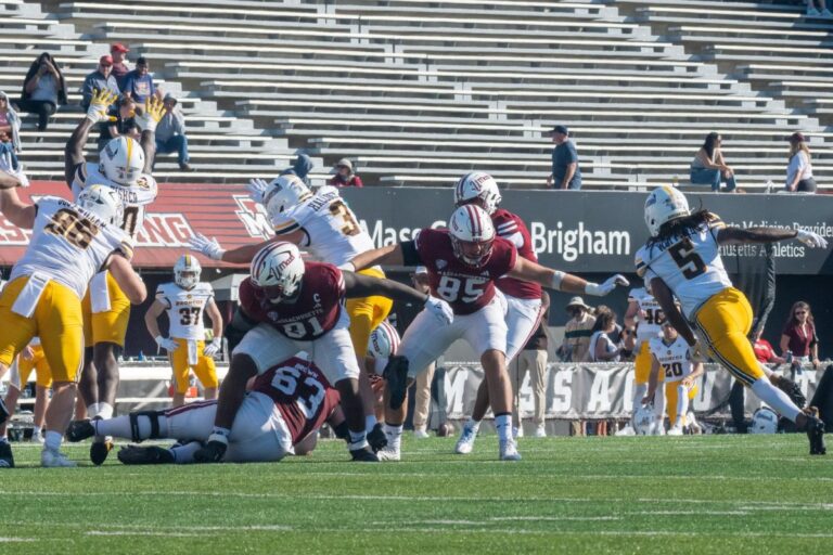 Analyzing UMass vs Kent State: A Key College Football Matchup
