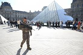 New Developments in the Louvre Heist: Suspects Under Investigation