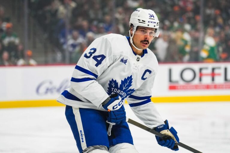 Lightning vs Maple Leafs: A Look at Their Rivalry