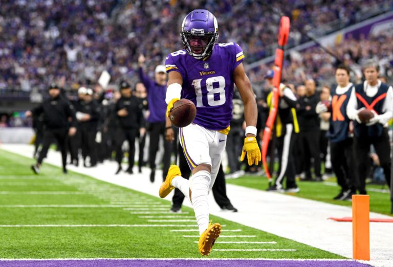Navigating Your Lineup: Week 15 Fantasy Rankings