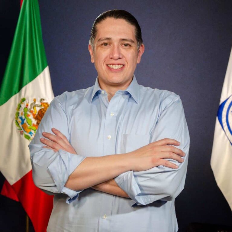 The Inspiring Journey of Alberto Mendoza in the Arts