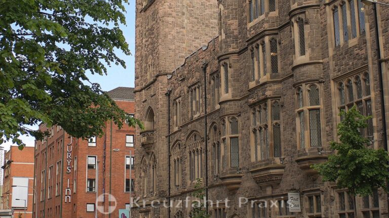 Discovering Belfast: A Blend of History and Modernity