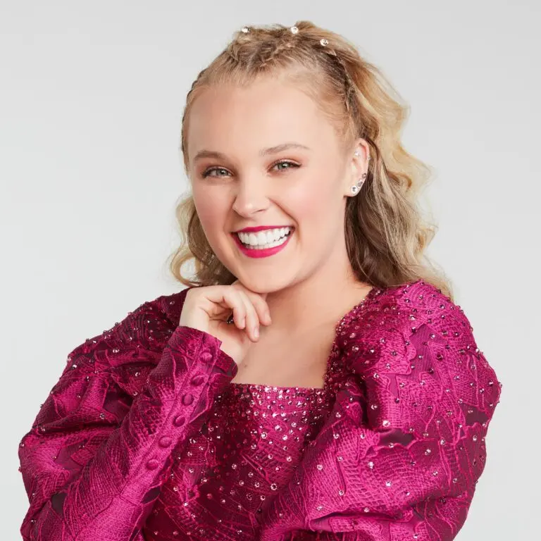 JoJo Siwa: From Dance Moms to Global Superstar