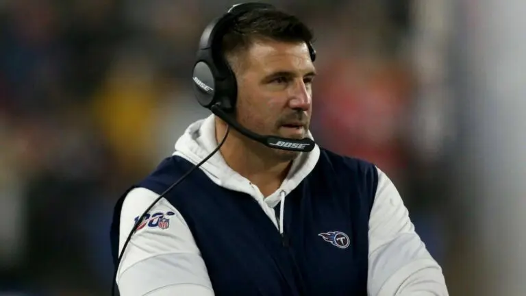 Mike Vrabel: The Rise of a Winning Coach in the NFL