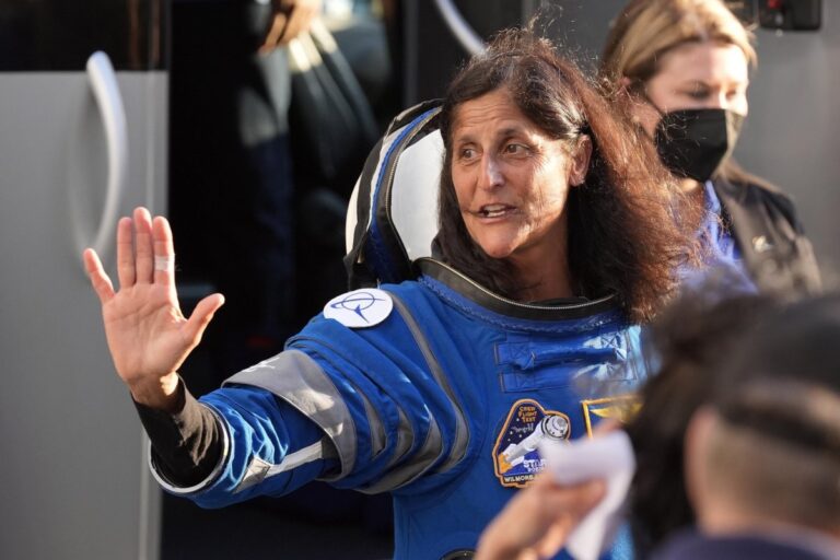Suni Williams Announces Retirement from NASA
