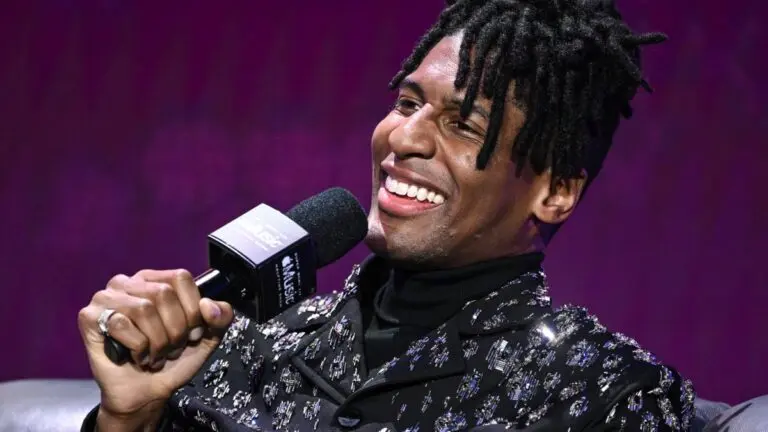 Who is Singing the National Anthem at the Super Bowl?