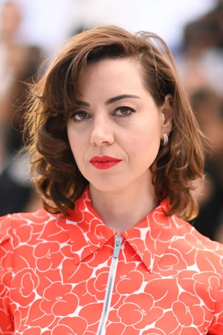 Aubrey Plaza: Comedy and Drama in the Spotlight