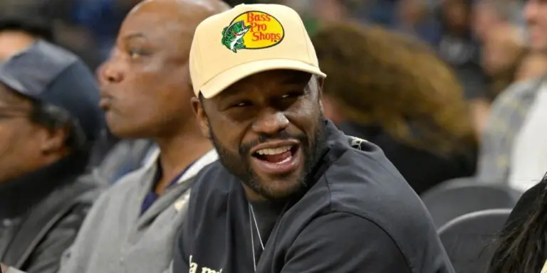 Floyd Mayweather: The Unbeaten Champion and Boxing Icon