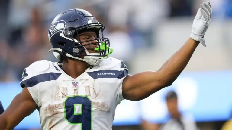 Kenneth Walker Jr.: A Rising Star Making Waves in the NFL