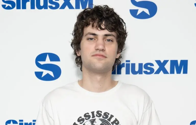 Exploring the Rise of MJ Lenderman in Indie Music