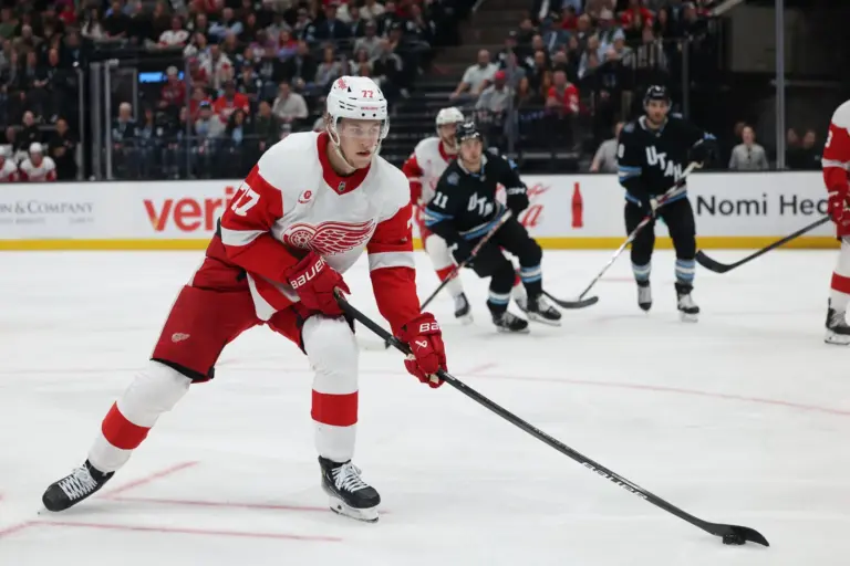 Red Wings vs Mammoth: A Clash on the Field