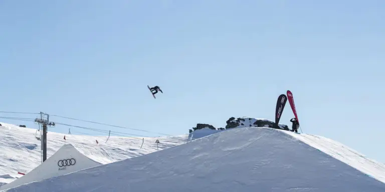 Zoi Sadowski-Synnott: The Young Trailblazer in Snowboarding