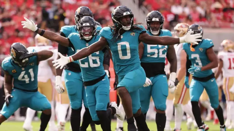 Devin Lloyd Signs with Carolina Panthers