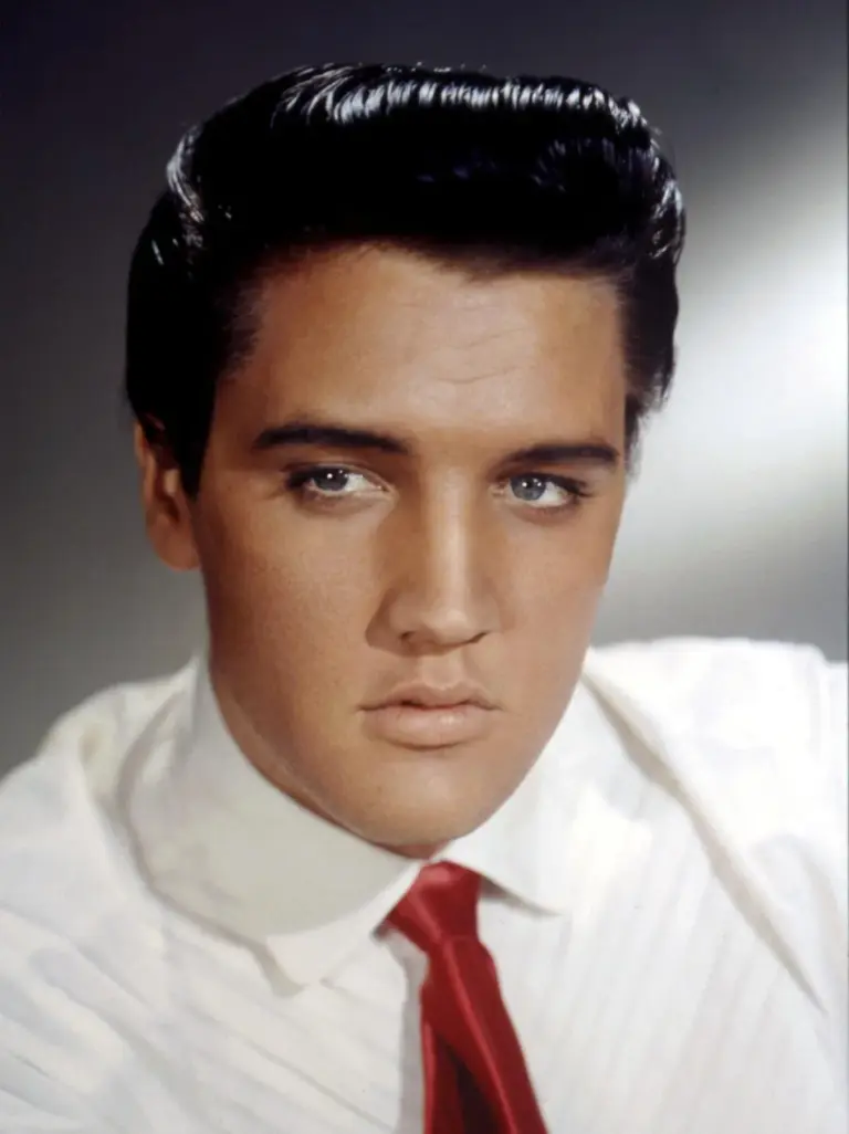 Elvis presley: Donald Trump Visits Graceland: A Tribute to
