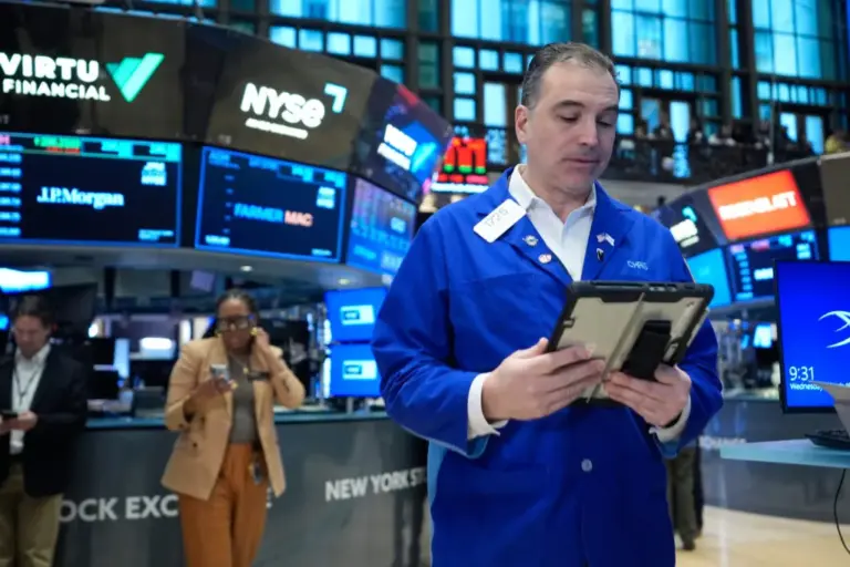 GLD Stock Faces Pressure Amid Fed’s Hawkish Stance and Geopolitical Tensions