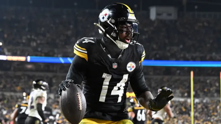 Kenneth gainwell signs with the tampa bay buccaneers