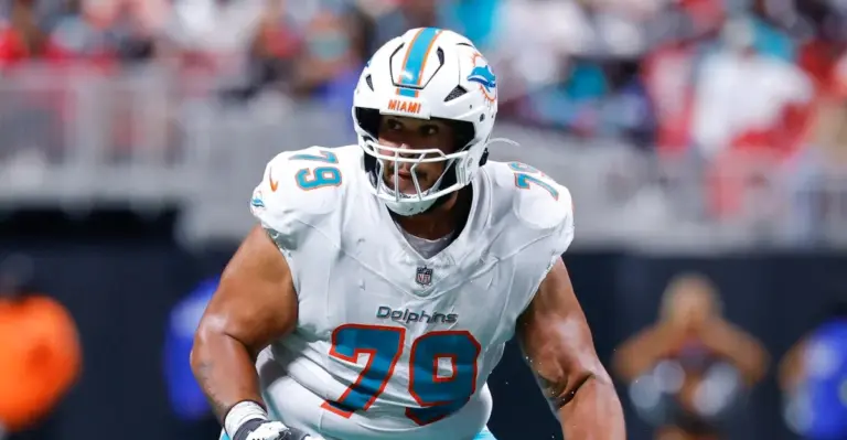 Larry Borom Signs with the Detroit Lions