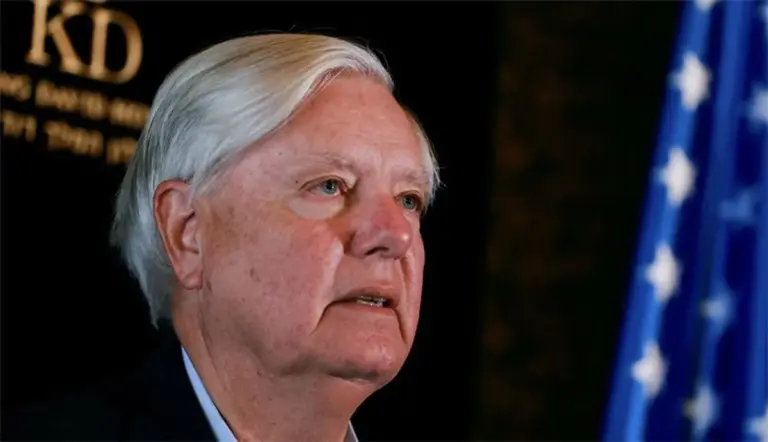 Lindsey graham disney: Lindsey Graham Spotted at Disney World Amid Government Shutdown