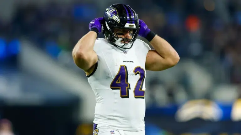 Patrick Ricard Signs with the Giants