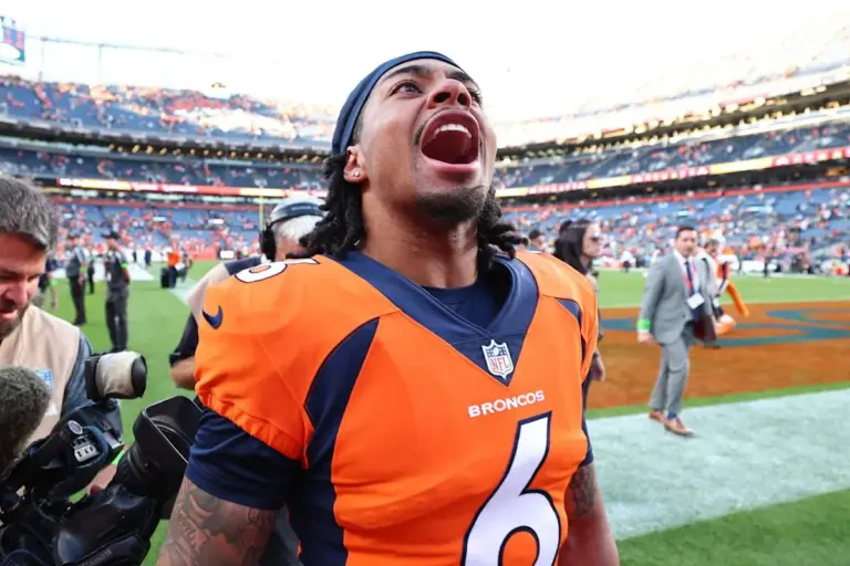 Pj locke signs with the Dallas Cowboys