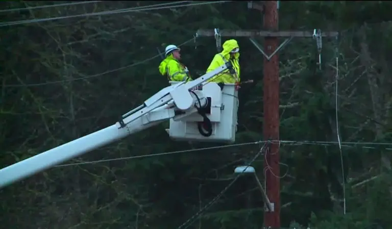 Power Outage Affects Tens of Thousands in Washington