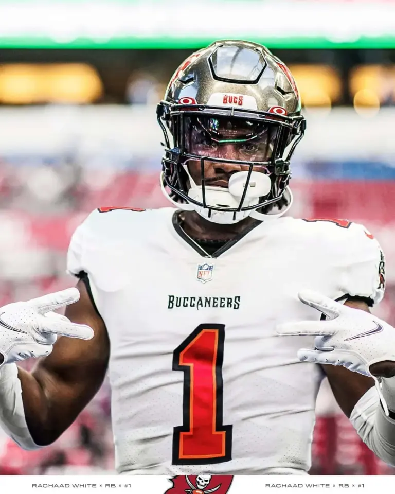 Rachaad White Signs with Washington Commanders