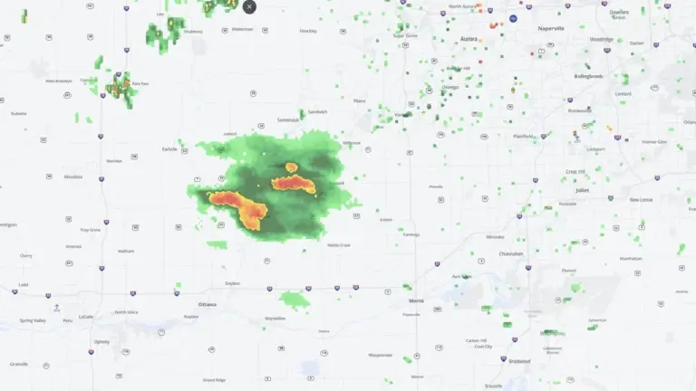 Radar: Severe Weather : Chicago Area Faces Elevated Risk