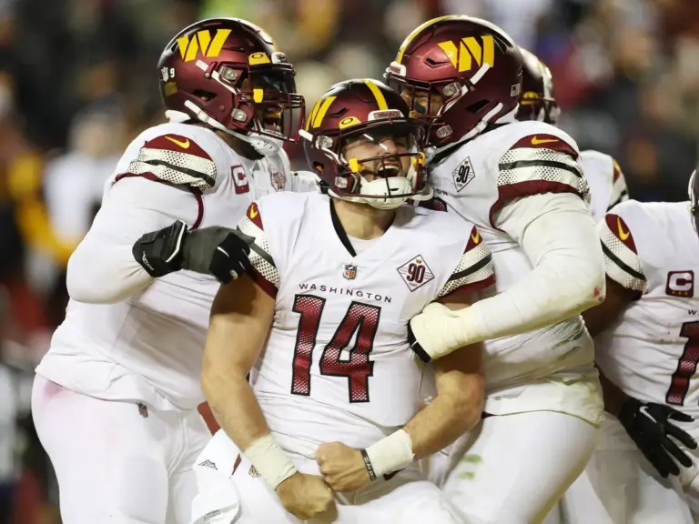 Sam howell signs with the Dallas Cowboys