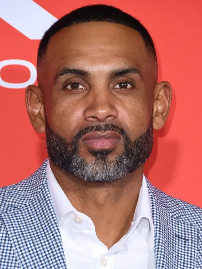 Grant Hill to Analyze UConn vs. Michigan Final Four Showdown