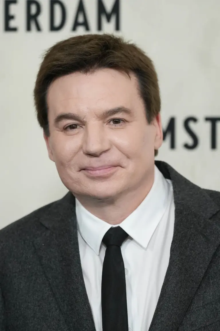 Mike Myers Honors Eddie Murphy at AFI Life Achievement Award Ceremony