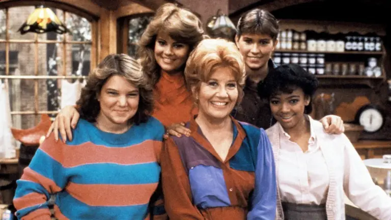 Mindy Cohn Faces Cancer Battle Again