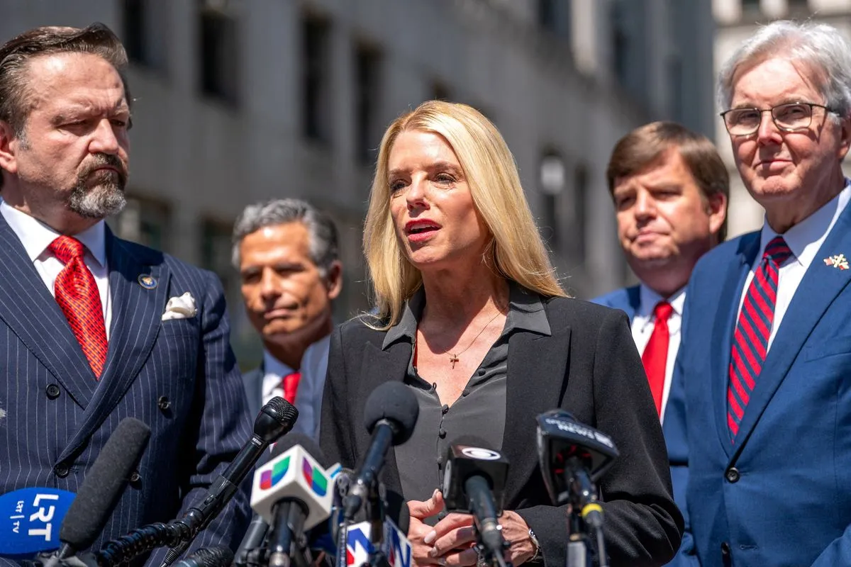 pam bondi — US news