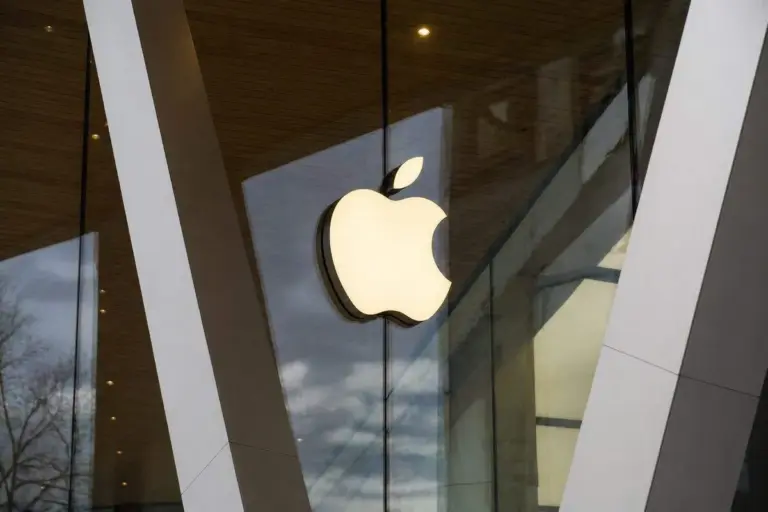 Ronald Wayne: The Apple Co-Founder Who Sold His Stake for $800