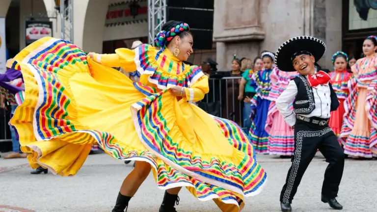 Cinco de Mayo: 5 de mayo: A Celebration of Mexican-American Culture