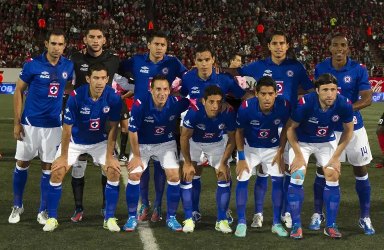 Cruz Azul Enters Playoffs as Favorites Against Atlas