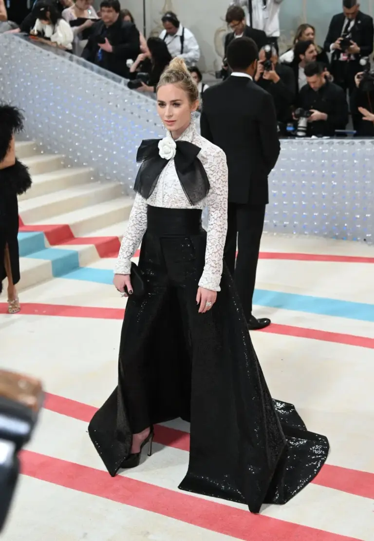 Emily blunt met gala 2026