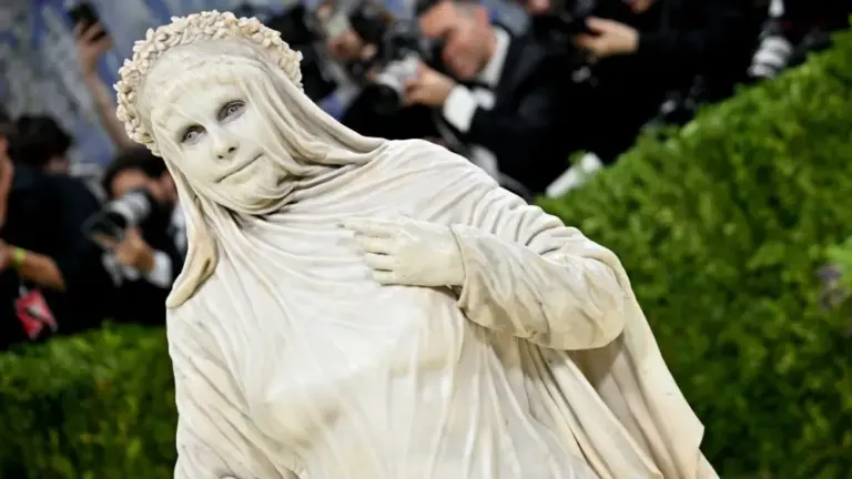 Heidi Klum Transforms Into a Living Sculpture at the 2026 Met Gala